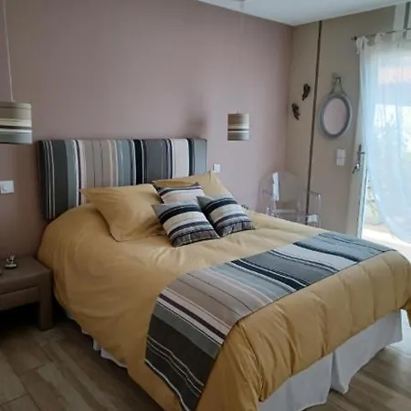 Rue Du Bac D Hôtes Adultes Only Alojamento de Acomodação e Pequeno-almoço 4*